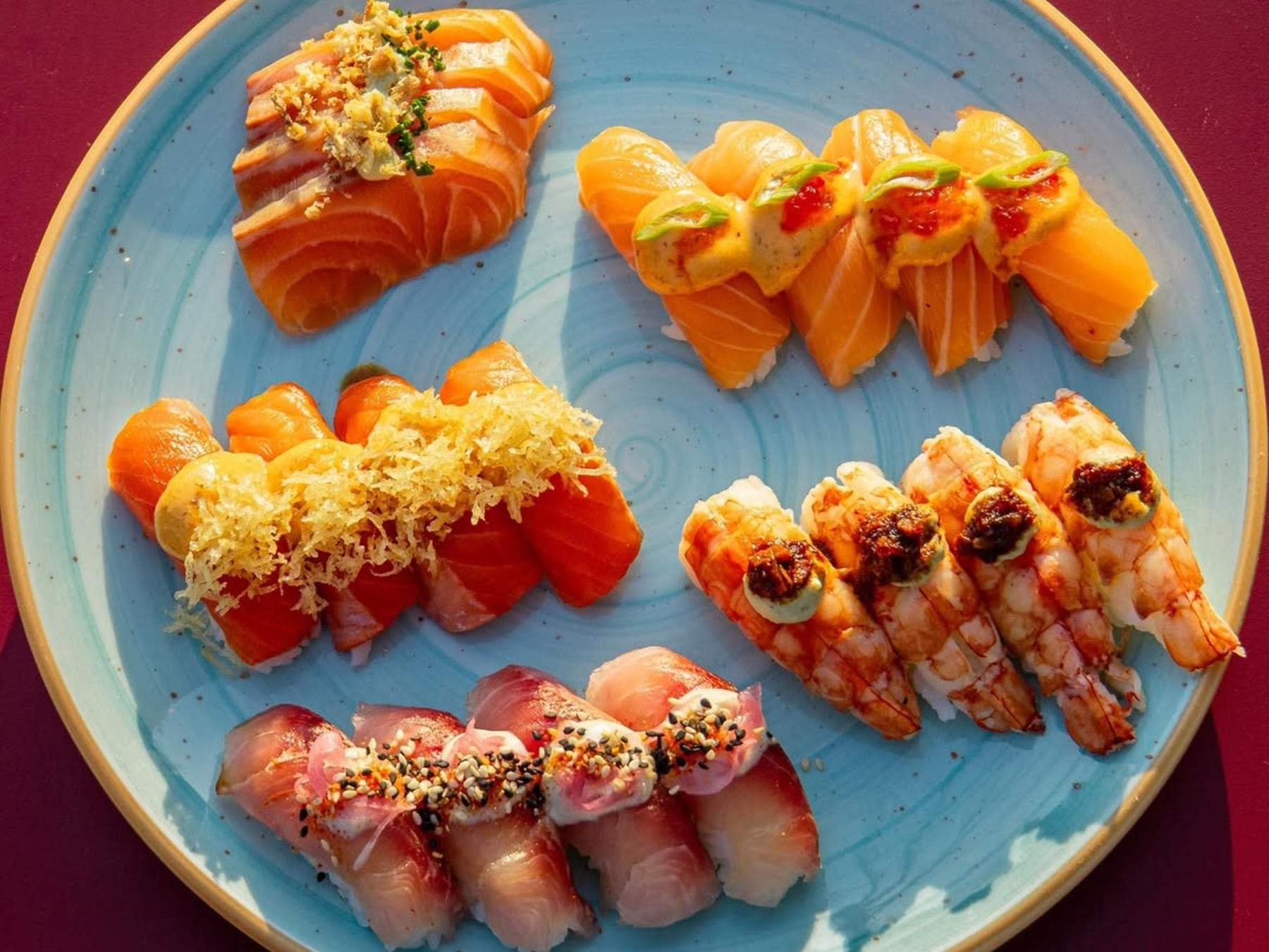 Ikebana lleva a Palermo Soho la experiencia de una izakaya con sushi de fusión y guiños locales