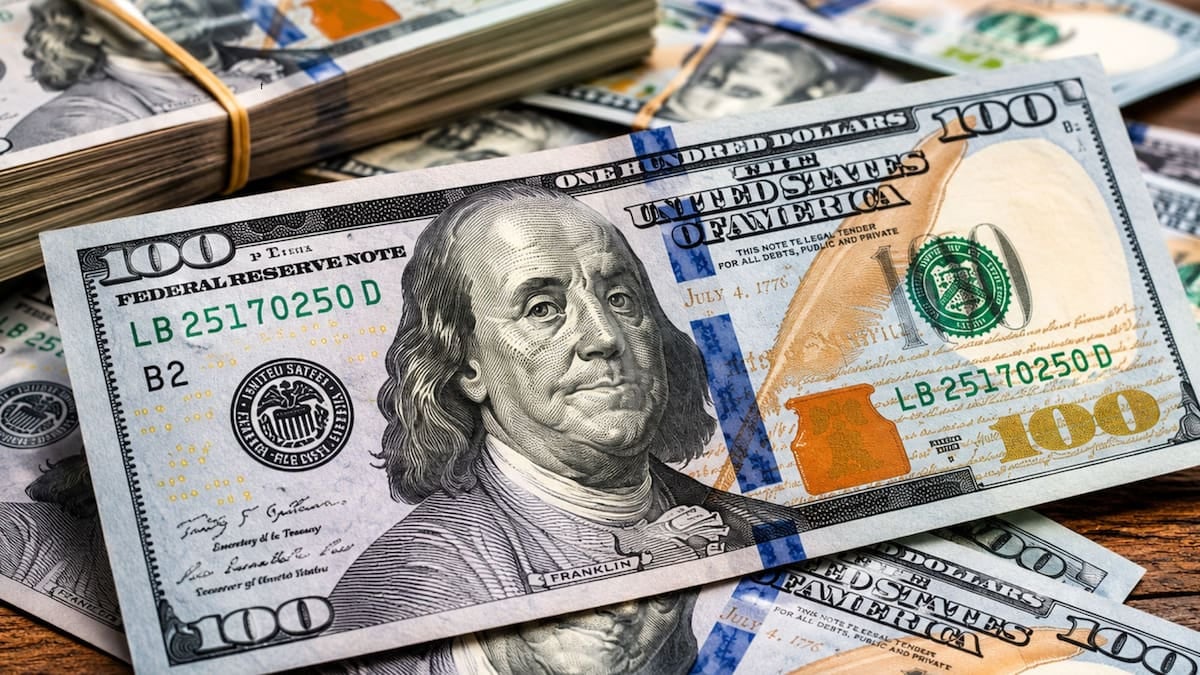 Dólar oficial: el Banco Nación cerró el último día hábil con venta a $1540 y compra a $1490