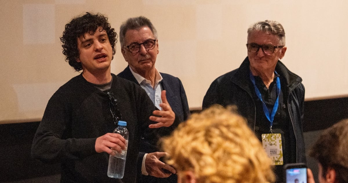 Una sala encendida, un nombre que se queda: Lucas Vignale, de cuerpo presente en el Cacodelphia