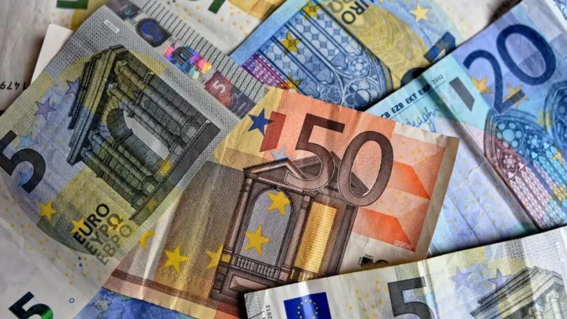 El euro blue retrocedió seis pesos y se posicionó en $1.832,75 para la venta este viernes