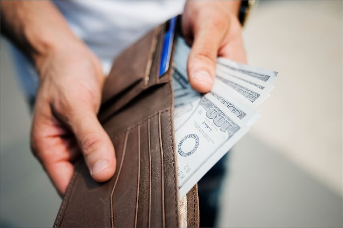El dólar quedó en un virtual empate técnico entre el oficial y el blue, en un cierre de semana sin actividad bursátil