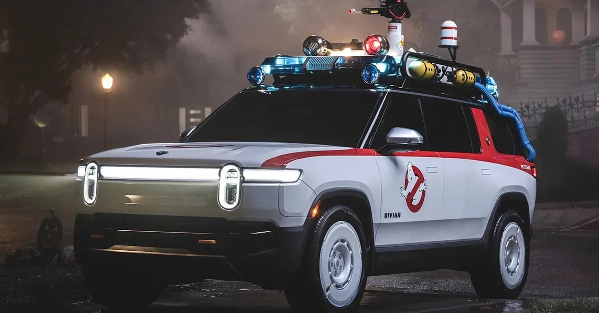 Al Volante del Ecto-R1: Bill Murray se Prende la Linterna y Maneja una Rivian Encantada