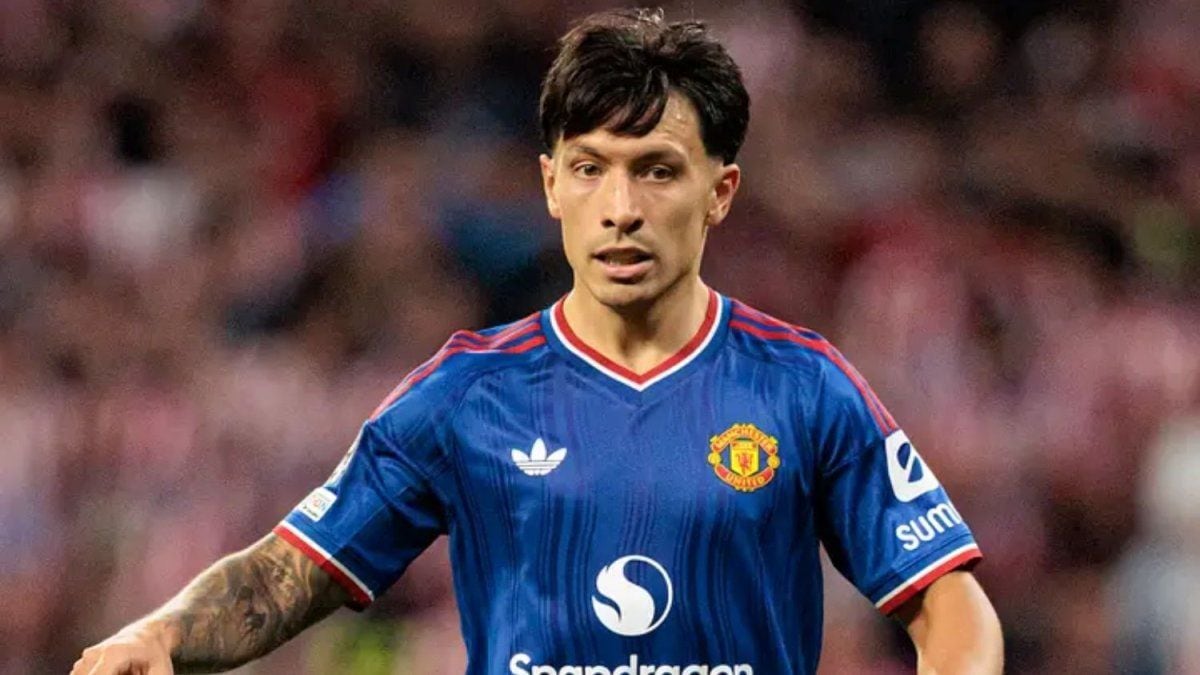 Lisandro abrió la boca, Rooney le contestó, y en el United ya arde todo por dentro