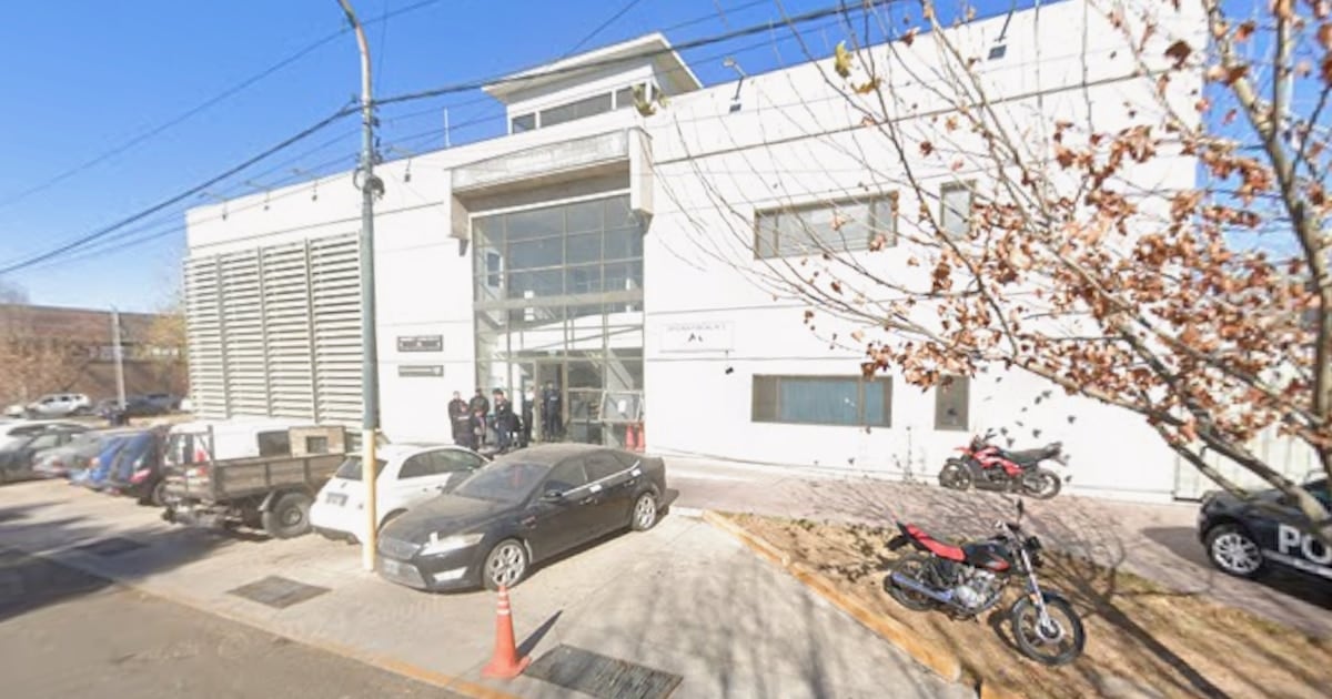 Un oficial ayudante de la Policía de Mendoza fue imputado por abuso sexual dentro de una comisaría de Godoy Cruz