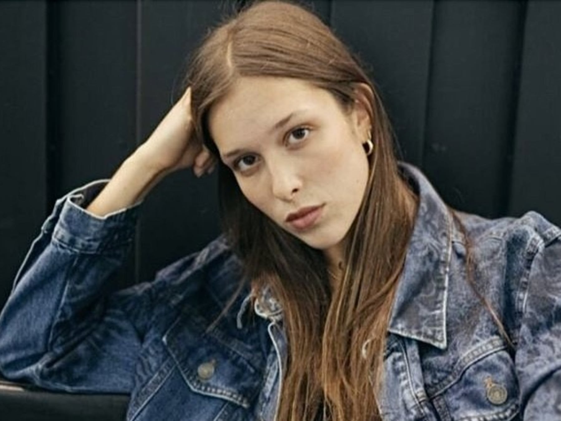Luján Sáez se corta sola: la hija del creador de Ona Sáez presentó su propia marca de ropa urbana en la pasarela de Bafweek