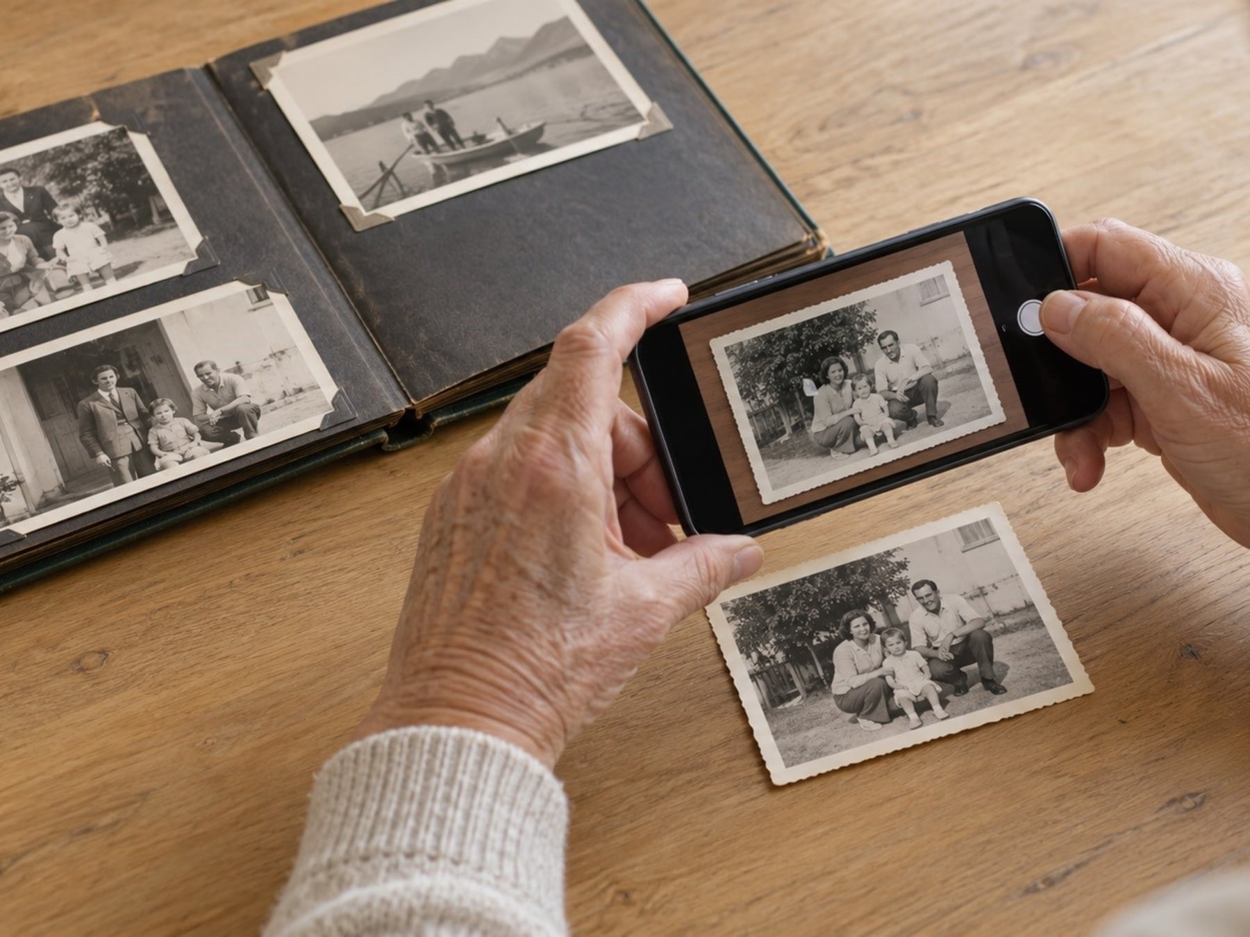 El álbum de la abuela, en el celular: cómo pasar fotos de papel a archivos digitales sin perderlas en el intento