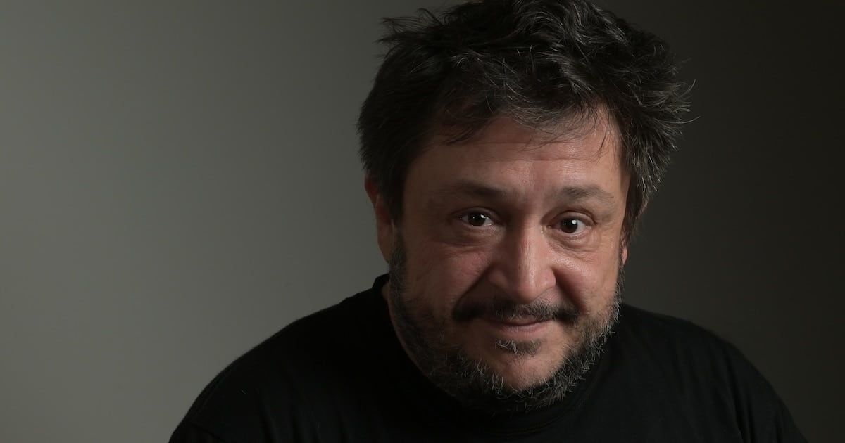 Dieciocho inversores rompieron el silencio y llevaron a Hernán Casciari a Tribunales: acusan que prestaron plata y casi no recuperaron nada