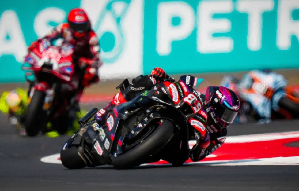 Dos puntos y un trono: Martín y Márquez se juegan el MotoGP mano a mano