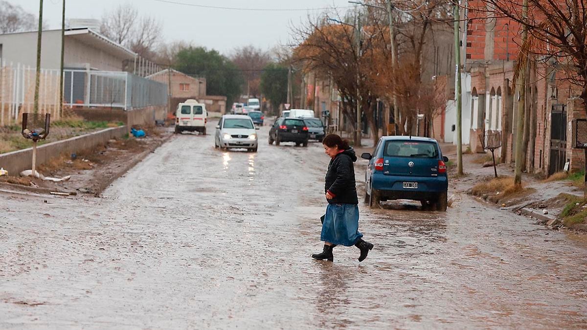 Neuquén entra en zona crítica por El Niño: qué hacer antes de que el agua golpee el barrio