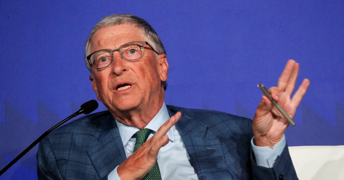 Bill Gates reclamó desde el Vaticano que los Gobiernos regulen la inteligencia artificial antes de que la brecha social se agrande