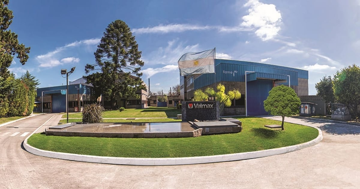 Laboratorio Valmax paraliza su planta en Ituzaingó, despide a la mitad de su personal y acumula 196 cheques sin fondos por 156 millones de pesos