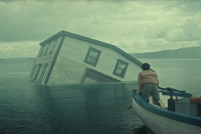 Una criatura sale del mar y arrastra a medio mundo frente a la pantalla: "Below", la apuesta canadiense que sostiene a Netflix en vilo