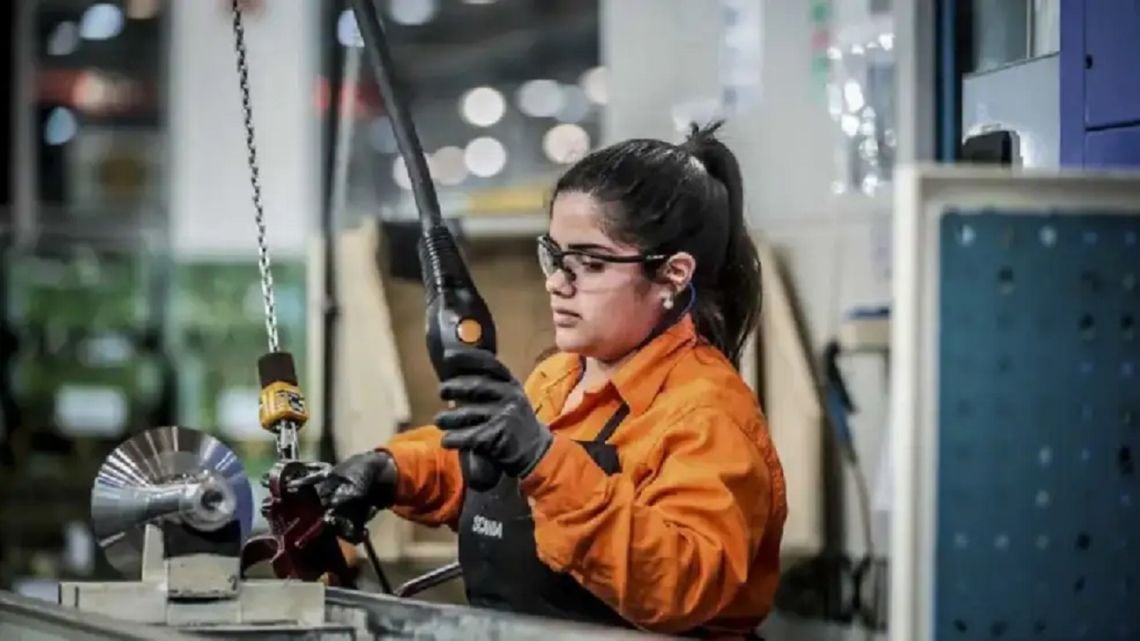 La economía apenas se movió en agosto y quedó lejos de reponerse del golpe de julio