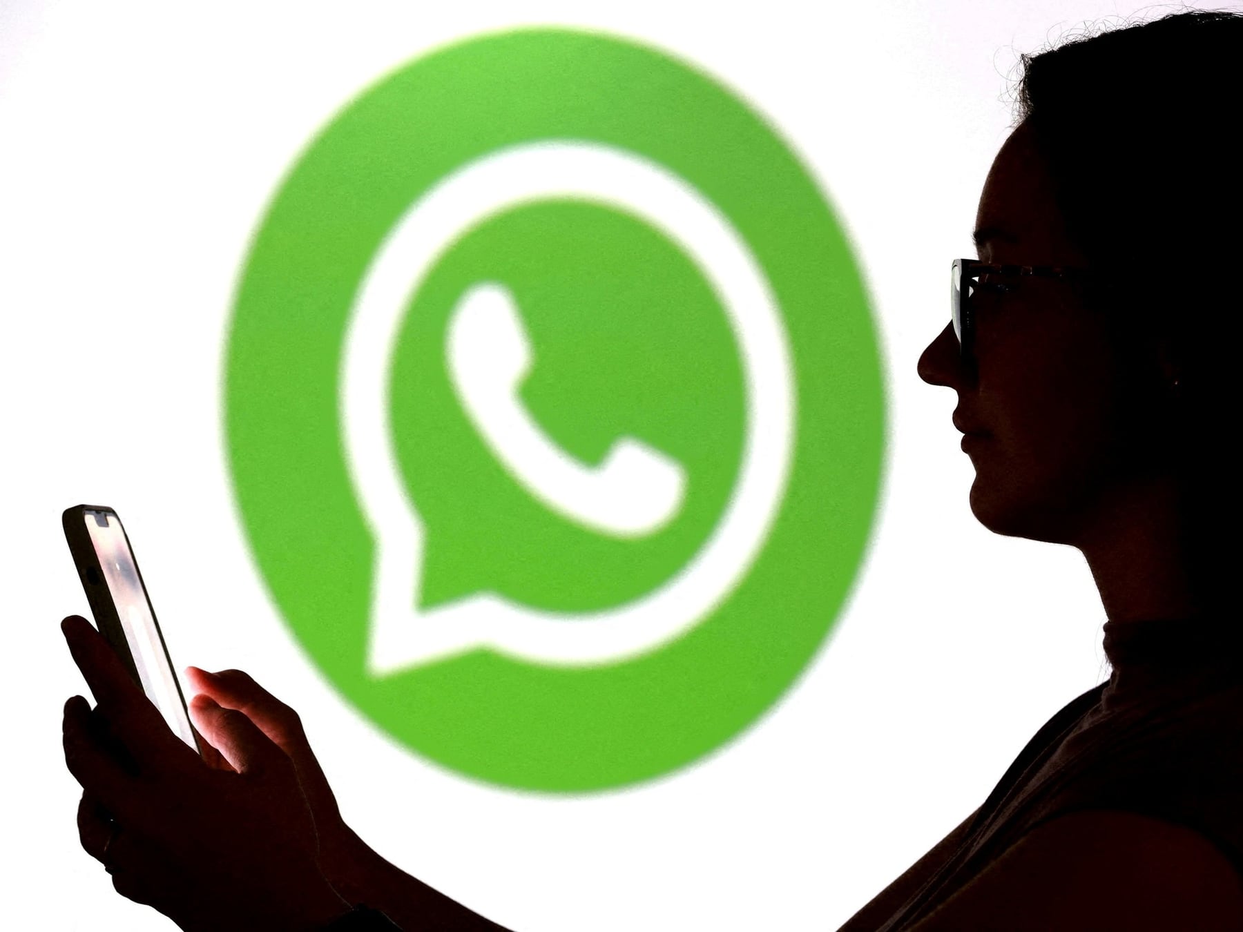 WhatsApp permite revisar y expulsar equipos conectados a una cuenta