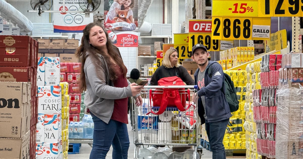 La caída real de ventas Eichizó la compra de alimentos y bienes en agosto