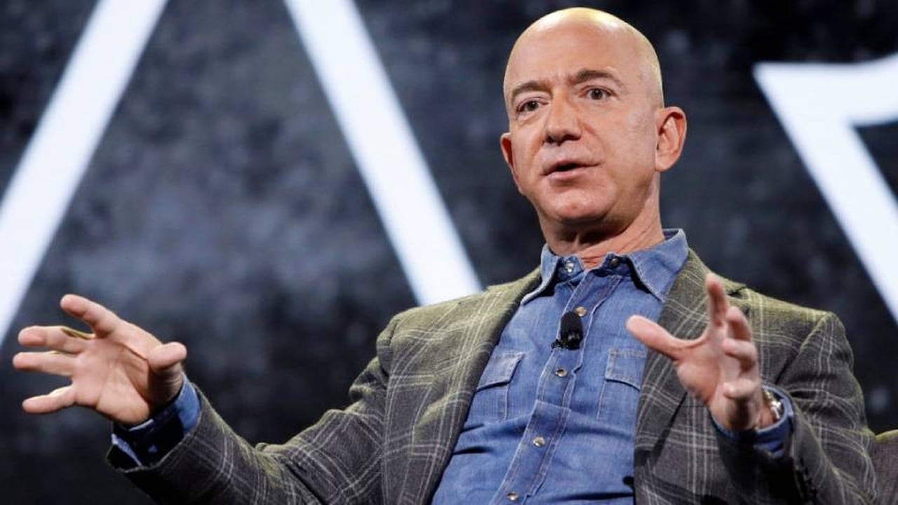 Bezos sostiene que la inteligencia artificial podría reducir la jornada semanal a tres días